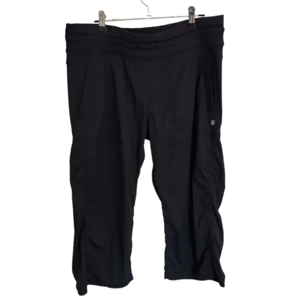 Lululemon Dance Studio Crop in Black